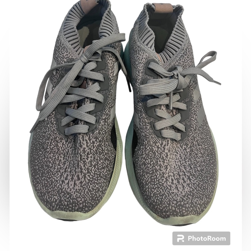Adidas PureBounce Running Shoe. Size 8. Colors Grey and Green